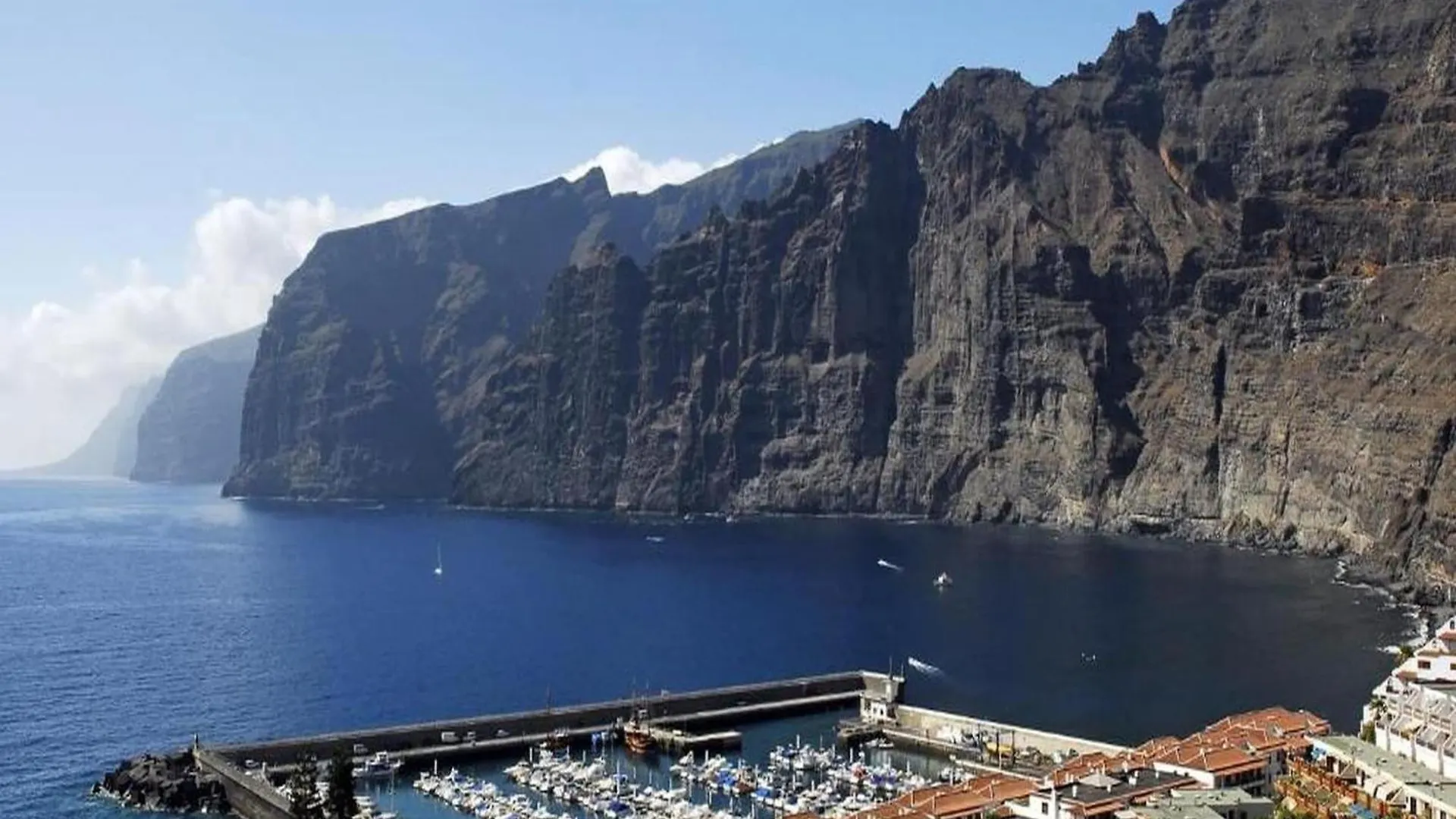 Apartment In Santa Cruz De Tenerife With Pool Acantilado de los Gigantes
